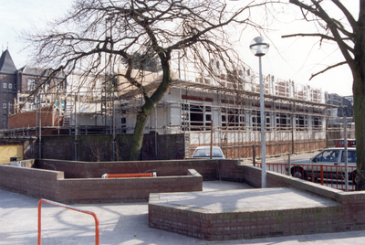 832751 Gezicht op de in aanbouw zijnde R.K. Montessorischool Buiten Wittevrouwen (Pallaesstraat 3) te Utrecht.